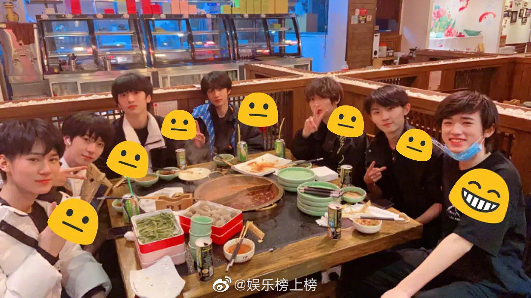 好像发现了一个时代少年团合照的小规律