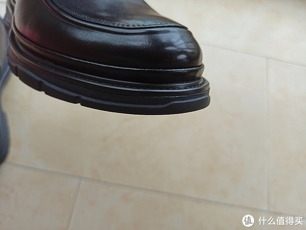 关于老婆因为误会我在上班的同时兼职送外卖，于是花700多元给我买了一双正装皮鞋这件事。ꉂ(ˊᗜˋ*)休闲区蓝鸢梦想 - Www.slyday.coM