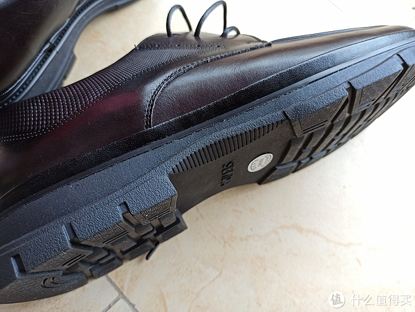 关于老婆因为误会我在上班的同时兼职送外卖，于是花700多元给我买了一双正装皮鞋这件事。ꉂ(ˊᗜˋ*)休闲区蓝鸢梦想 - Www.slyday.coM