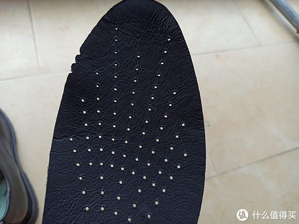 关于老婆因为误会我在上班的同时兼职送外卖，于是花700多元给我买了一双正装皮鞋这件事。ꉂ(ˊᗜˋ*)休闲区蓝鸢梦想 - Www.slyday.coM