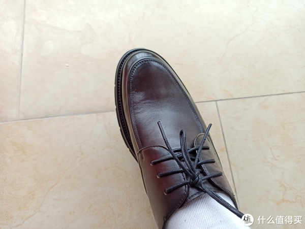 关于老婆因为误会我在上班的同时兼职送外卖，于是花700多元给我买了一双正装皮鞋这件事。ꉂ(ˊᗜˋ*)休闲区蓝鸢梦想 - Www.slyday.coM