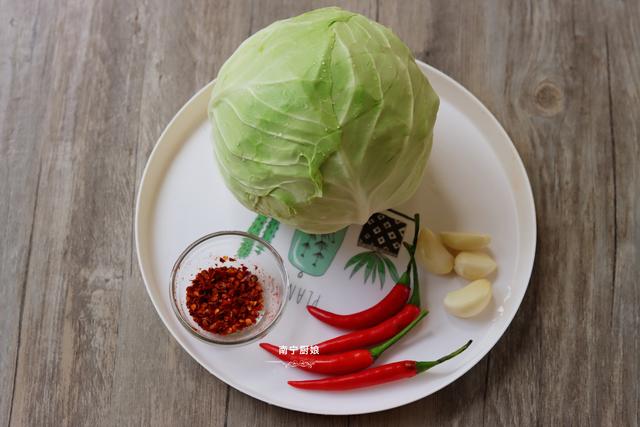 手撕包菜别再炒着吃了，教你新做法，全程不用开火，10分钟就上桌休闲区蓝鸢梦想 - Www.slyday.coM