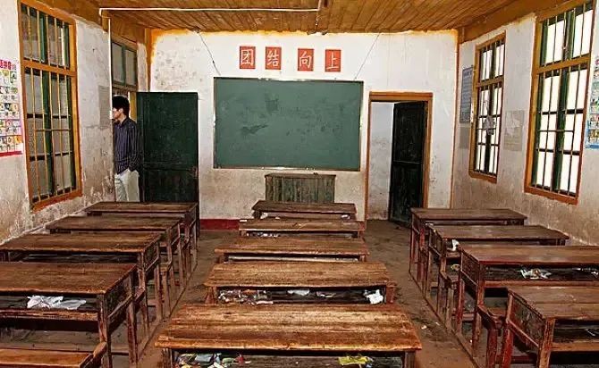 2年前，那个“谁给40万救我父亲我就嫁谁”的95后河南女孩，后来嫁了吗？休闲区蓝鸢梦想 - Www.slyday.coM