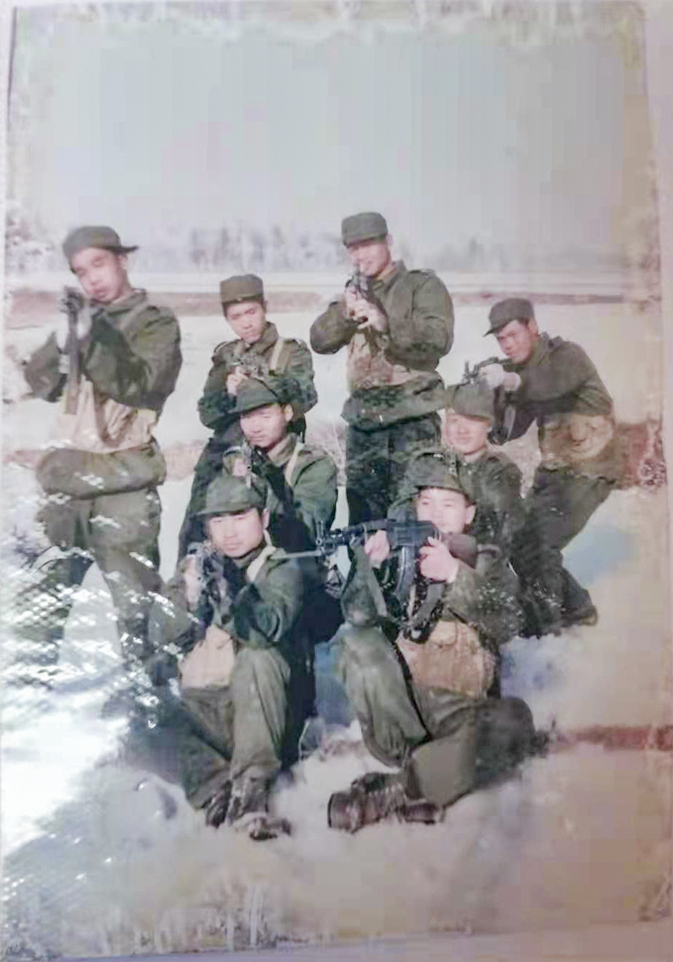 长大后，我就成了你——倾听军营父子兵的深情对话休闲区蓝鸢梦想 - Www.slyday.coM