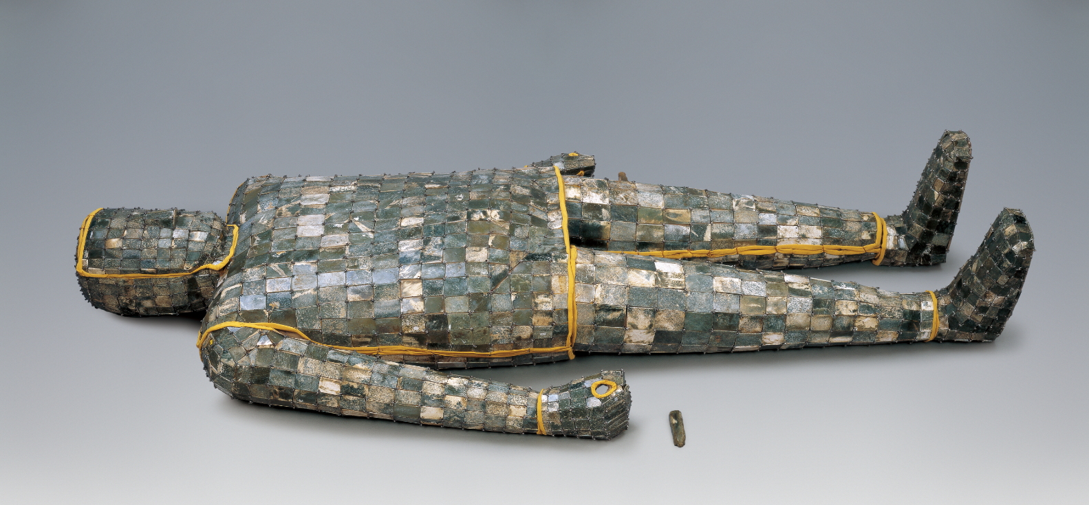 "刘和"银缕玉衣