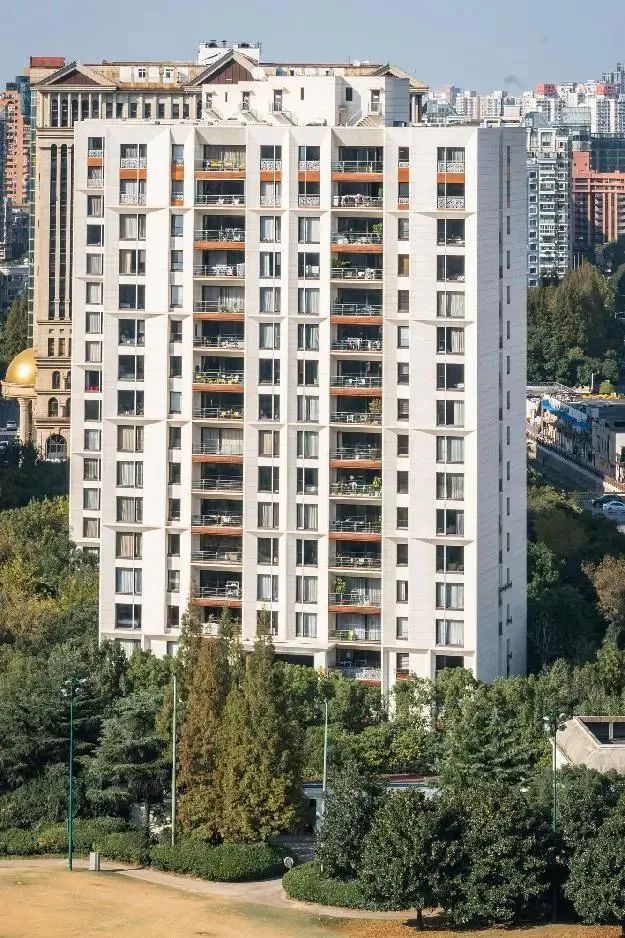 楼市信号！煤老板抄底上海楼市，能买一栋绝不买一层休闲区蓝鸢梦想 - Www.slyday.coM