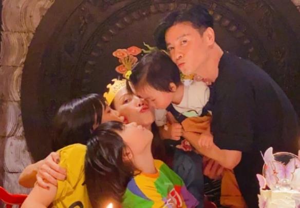 蔡少芬张晋带三个孩子出游庆父亲节,IP地址曝光,辟谣搬回香港休闲区蓝鸢梦想 - Www.slyday.coM 蔡少芬张晋带三个孩子出游庆父亲节,IP地址曝光,辟谣搬回香港休闲区蓝鸢梦想 - Www.slyday.coM