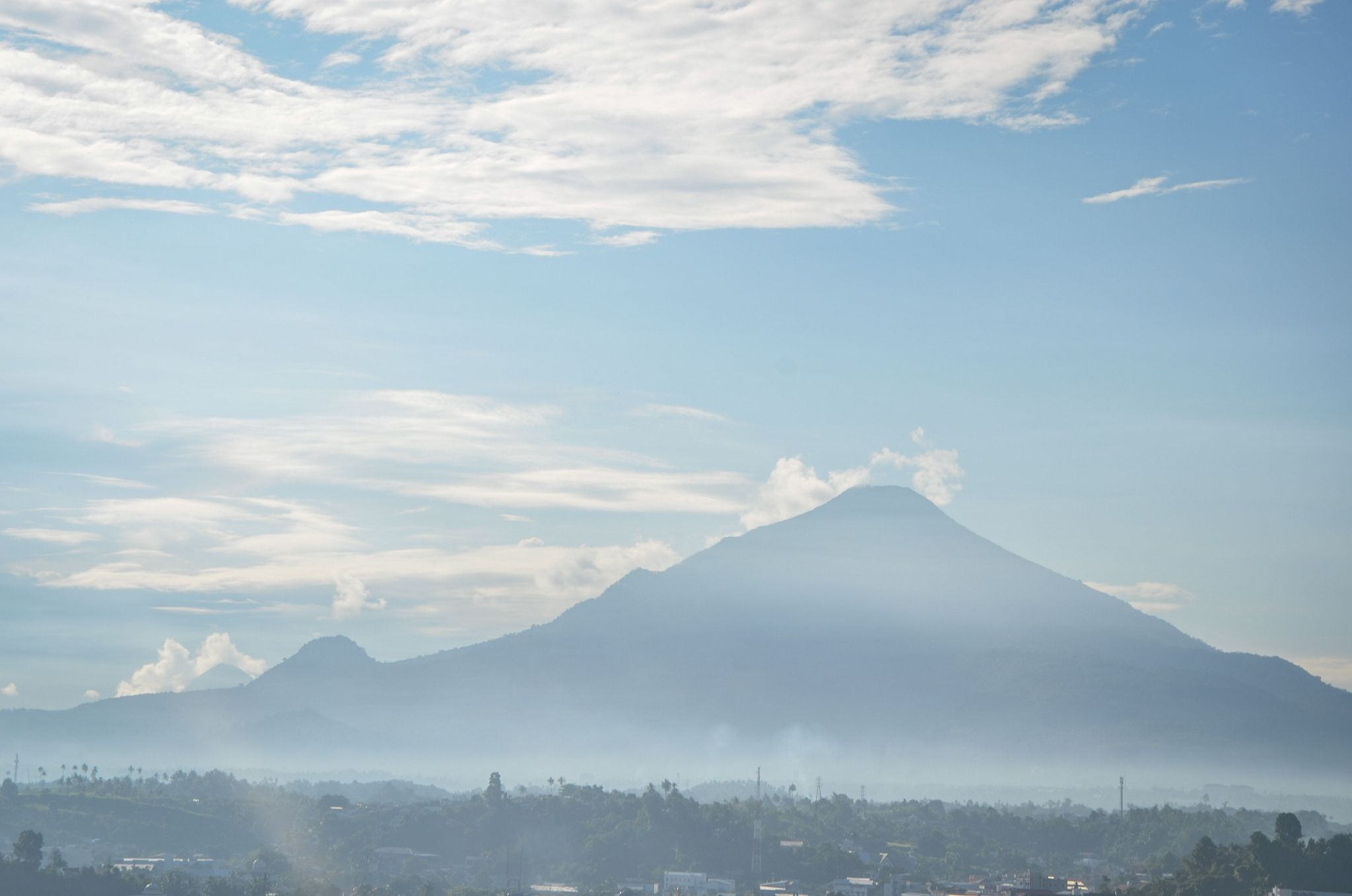 印尼还有做这么漂亮的城,火山+大海,冷门小众旅行地美娜多休闲区蓝鸢梦想 - Www.slyday.coM 印尼还有做这么漂亮的城,火山+大海,冷门小众旅行地美娜多休闲区蓝鸢梦想 - Www.slyday.coM