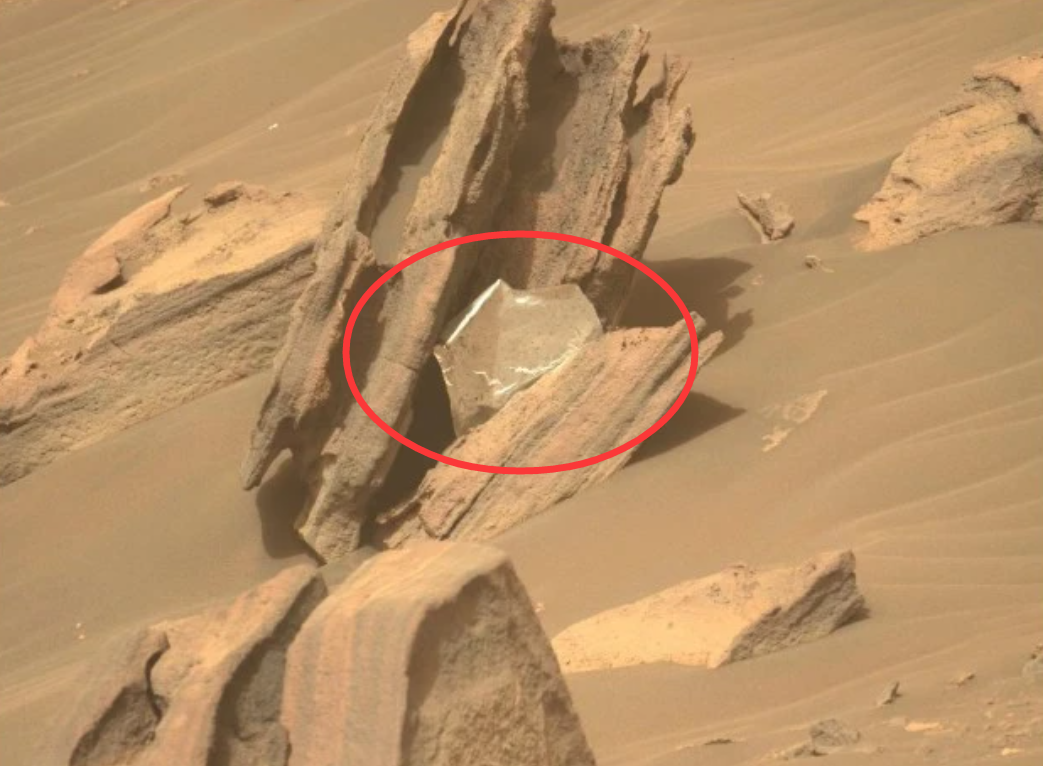 NASA火星新发现！岩石间出现“意想不到”的物体，闪亮效果明显休闲区蓝鸢梦想 - Www.slyday.coM