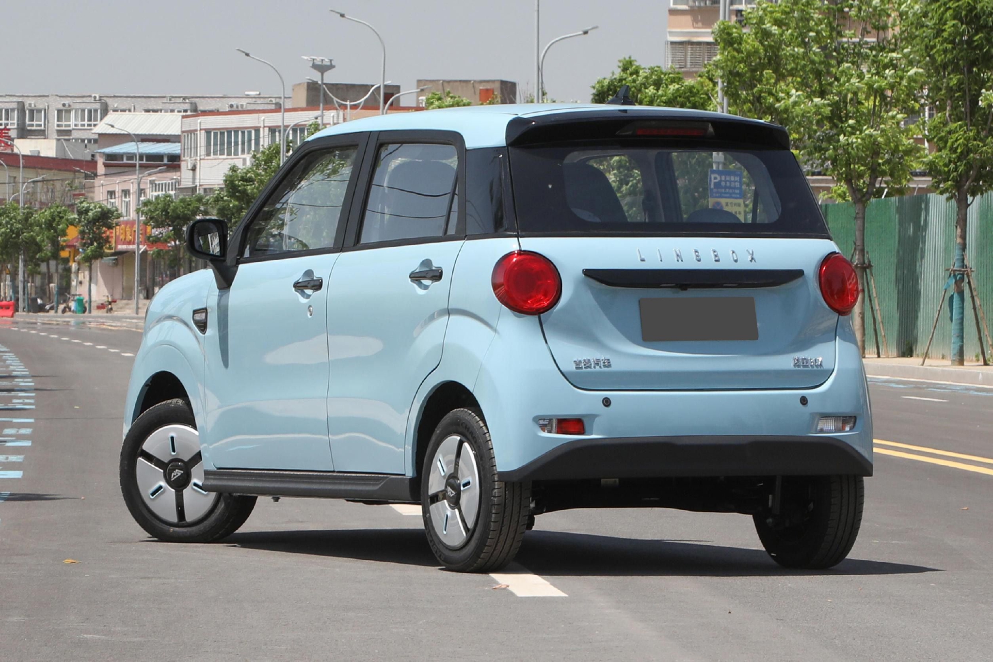 灵活小巧代步车便宜好养5门4座续航145km起凌宝boxpro