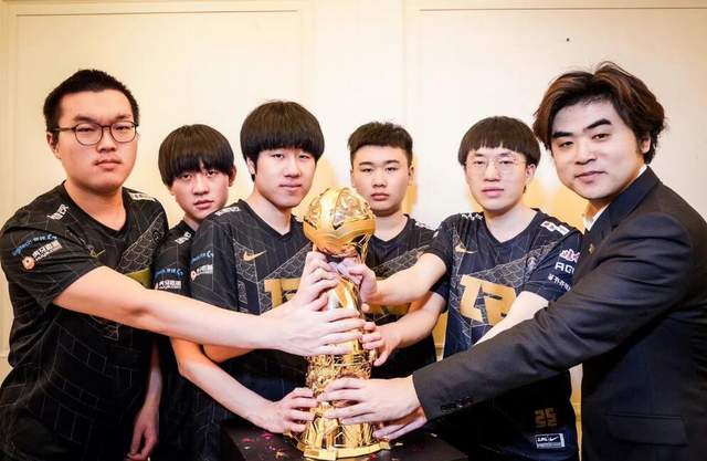 官方为RNG开特权，不看夏季赛成绩，直接受邀参加S12世界赛休闲区蓝鸢梦想 - Www.slyday.coM