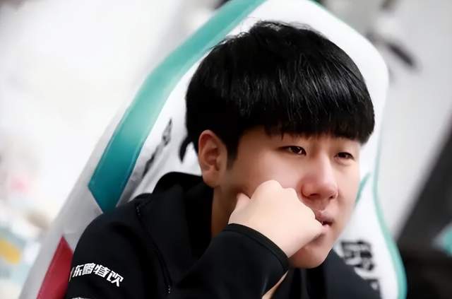 官方为RNG开特权，不看夏季赛成绩，直接受邀参加S12世界赛休闲区蓝鸢梦想 - Www.slyday.coM