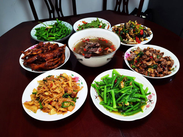 父亲节亲自为父亲做了6菜一汤在朋友圈走红网友眼睛酸了