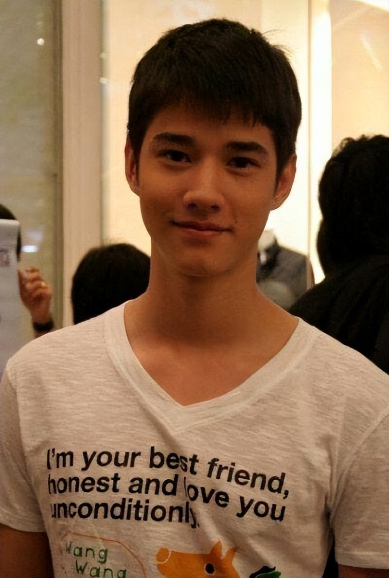 女孩们的童年初恋初恋这件小事阿亮学长33岁近照曝光