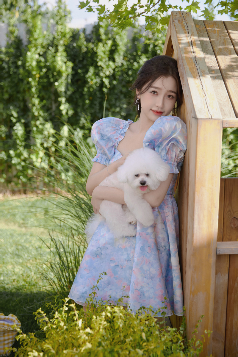 人间芭比娃娃！虞书欣唯美写真大片曝光，一袭碎花裙打扮仙气十足休闲区蓝鸢梦想 - Www.slyday.coM