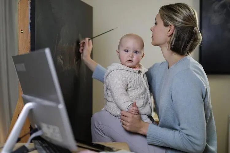 自学成才的宝妈画家，用作品证明了，只要有梦想谁都了不起休闲区蓝鸢梦想 - Www.slyday.coM