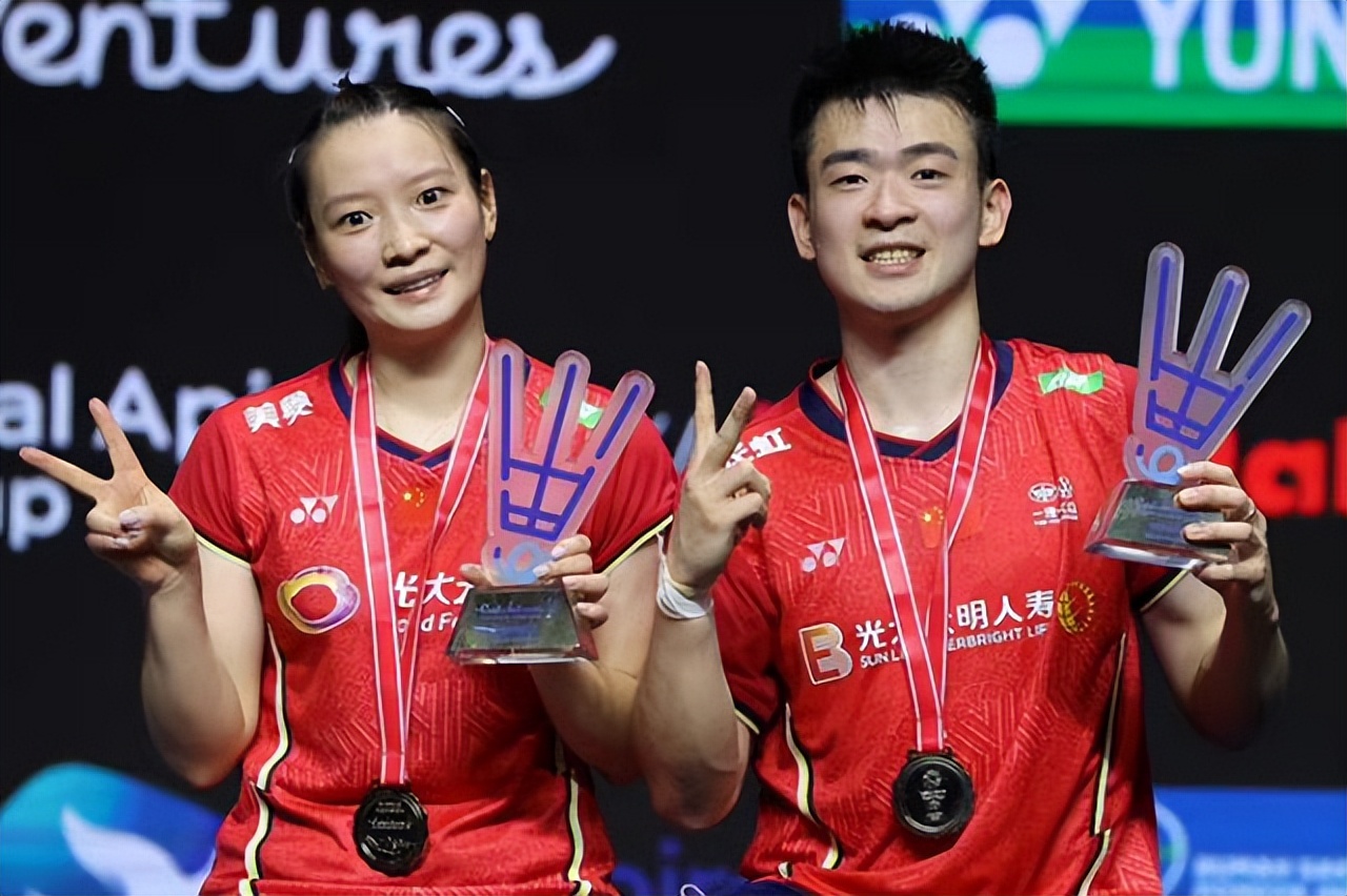 混双的郑思维/黄雅琼当然是夺冠大热门,晋级决赛完全符合预期.