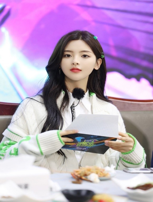 杨超越挑战紫霞仙子造型,双眼wink俏皮可爱,喜剧人实锤休闲区蓝鸢梦想 - Www.slyday.coM 杨超越挑战紫霞仙子造型,双眼wink俏皮可爱,喜剧人实锤休闲区蓝鸢梦想 - Www.slyday.coM