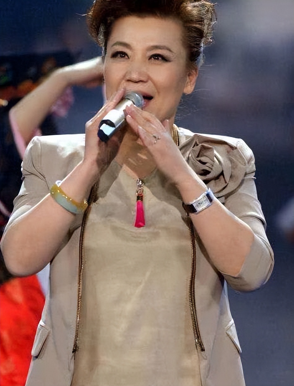 前妻是小香玉被98亿富婆求爱情感导师王为念到底有啥魅力