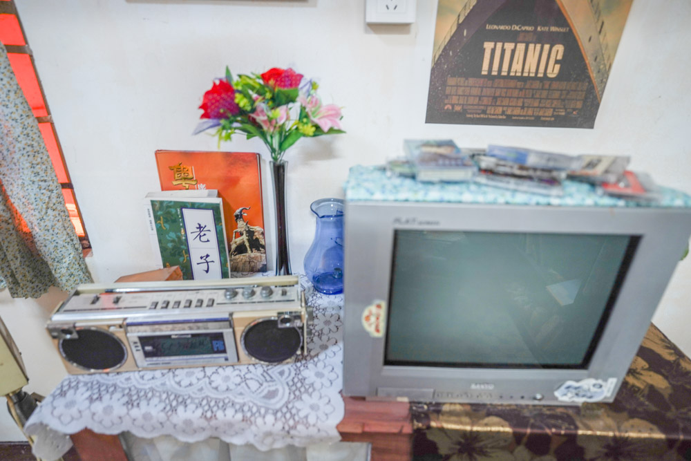 广州出现"赛博朋克"建筑，“乱象”宛如香港九龙城寨，游客都惊呆休闲区蓝鸢梦想 - Www.slyday.coM