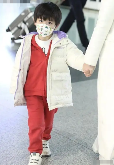 爸爸是男神,孩子却身材矮胖,五官普通,这10位星二代太不争气休闲区蓝鸢梦想 - Www.slyday.coM 爸爸是男神,孩子却身材矮胖,五官普通,这10位星二代太不争气休闲区蓝鸢梦想 - Www.slyday.coM