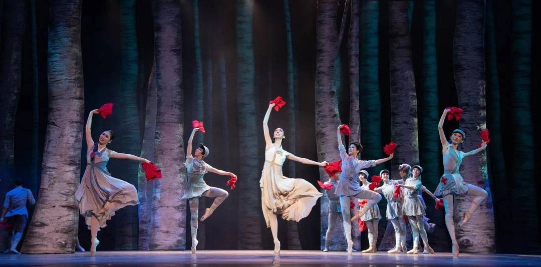 青年舞蹈家于川雅领衔 芭蕾舞剧《八女投江》成都首演获赞休闲区蓝鸢梦想 - Www.slyday.coM