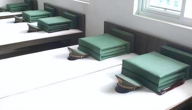 军人都有一去不回的勇气，军人走向战场都做好了牺牲准备休闲区蓝鸢梦想 - Www.slyday.coM