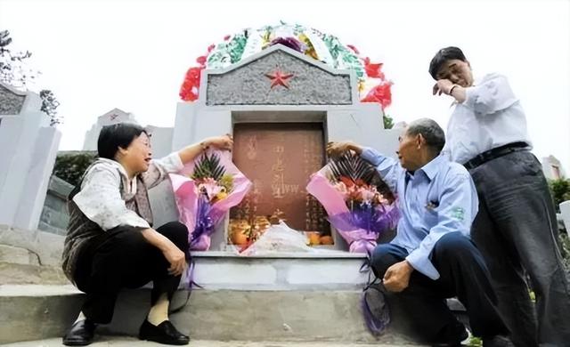 军人都有一去不回的勇气，军人走向战场都做好了牺牲准备休闲区蓝鸢梦想 - Www.slyday.coM