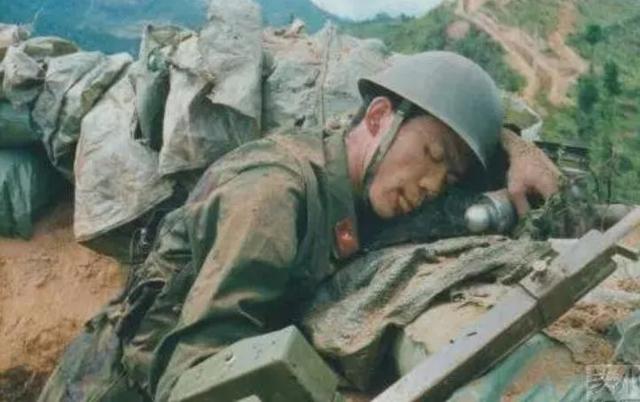 军人都有一去不回的勇气，军人走向战场都做好了牺牲准备休闲区蓝鸢梦想 - Www.slyday.coM