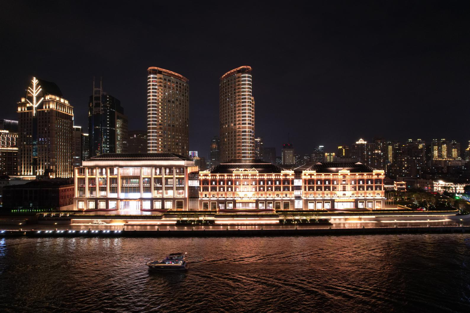 世界会客厅夜景.图片来源:上海久事集团