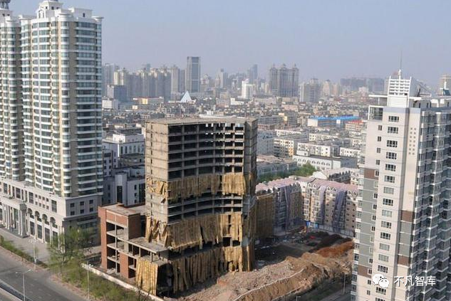 很多烂尾楼看上去都建得差不多了，为何宁愿废弃，也不盖好给人住休闲区蓝鸢梦想 - Www.slyday.coM