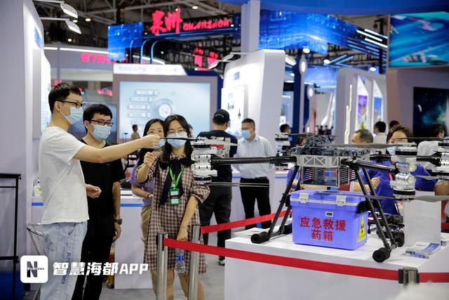 炫酷“黑科技”亮相！海都记者带你打卡第二十届“中国海创会”休闲区蓝鸢梦想 - Www.slyday.coM