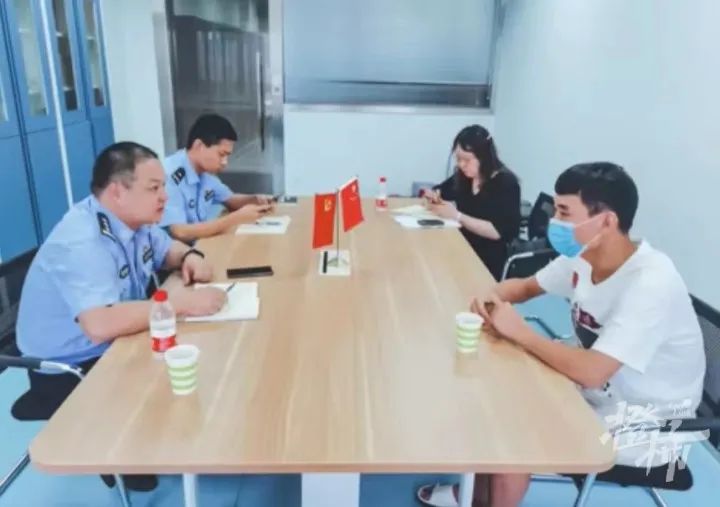 8岁意外走失被骗进乞讨团，警方解救后在杭州成长、工作……今天父亲节，找了他18年的爸爸来接他回家了休闲区蓝鸢梦想 - Www.slyday.coM