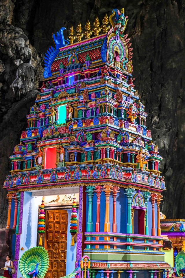 被誉为世界神秘洞穴之一,大约有4亿年历史,是极佳的拍照打卡地休闲区蓝鸢梦想 - Www.slyday.coM 被誉为世界神秘洞穴之一,大约有4亿年历史,是极佳的拍照打卡地休闲区蓝鸢梦想 - Www.slyday.coM