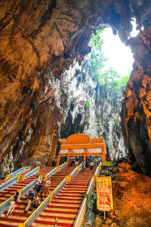 被誉为世界神秘洞穴之一,大约有4亿年历史,是极佳的拍照打卡地休闲区蓝鸢梦想 - Www.slyday.coM 被誉为世界神秘洞穴之一,大约有4亿年历史,是极佳的拍照打卡地休闲区蓝鸢梦想 - Www.slyday.coM