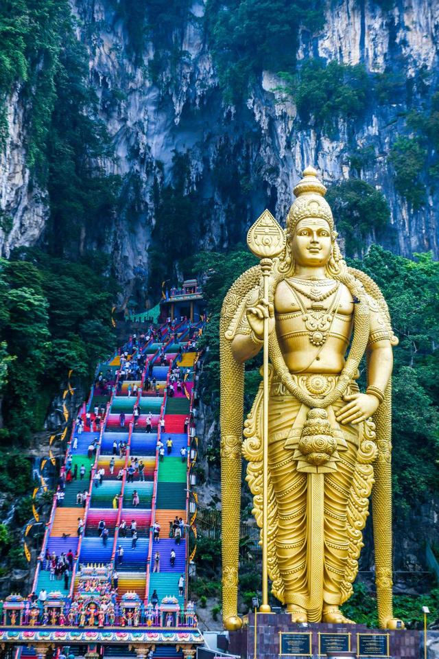 被誉为世界神秘洞穴之一,大约有4亿年历史,是极佳的拍照打卡地休闲区蓝鸢梦想 - Www.slyday.coM 被誉为世界神秘洞穴之一,大约有4亿年历史,是极佳的拍照打卡地休闲区蓝鸢梦想 - Www.slyday.coM