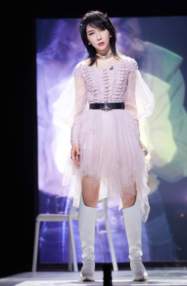 宁静上万的蕾丝衫赵梦2万的连衣裙为什么明明很贵却显廉价