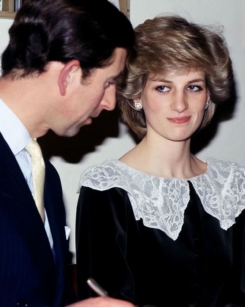 女王吐槽亲儿子不遗余力,孙子威廉刚出生就庆幸没遗传查尔斯王子休闲区蓝鸢梦想 - Www.slyday.coM 女王吐槽亲儿子不遗余力,孙子威廉刚出生就庆幸没遗传查尔斯王子休闲区蓝鸢梦想 - Www.slyday.coM