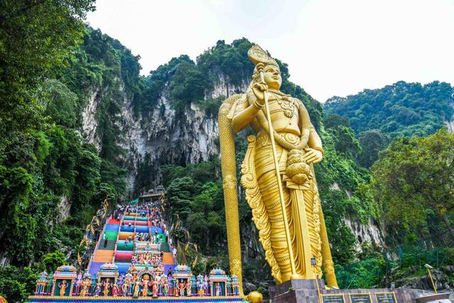 被誉为世界神秘洞穴之一,大约有4亿年历史,是极佳的拍照打卡地休闲区蓝鸢梦想 - Www.slyday.coM 被誉为世界神秘洞穴之一,大约有4亿年历史,是极佳的拍照打卡地休闲区蓝鸢梦想 - Www.slyday.coM