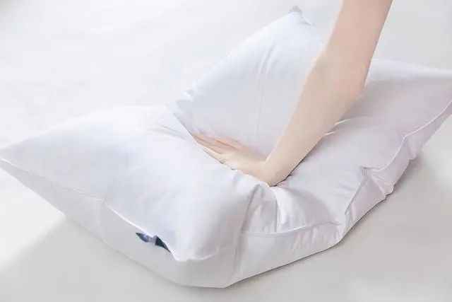 你可以熬夜，但这2个小时请务必睡觉！睡前2个动作睡好觉、健脾胃休闲区蓝鸢梦想 - Www.slyday.coM