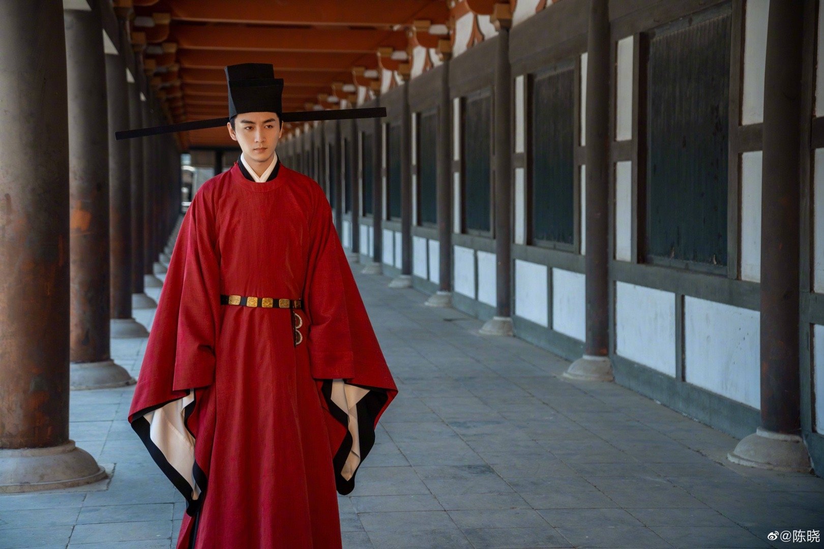 一网友在于正微博下面留言陈晓现在是市场上的香饽饽