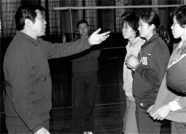 中国女排两大坏消息!87岁前功勋主帅去世,李盈莹讲出输日本原因休闲区蓝鸢梦想 - Www.slyday.coM 中国女排两大坏消息!87岁前功勋主帅去世,李盈莹讲出输日本原因休闲区蓝鸢梦想 - Www.slyday.coM