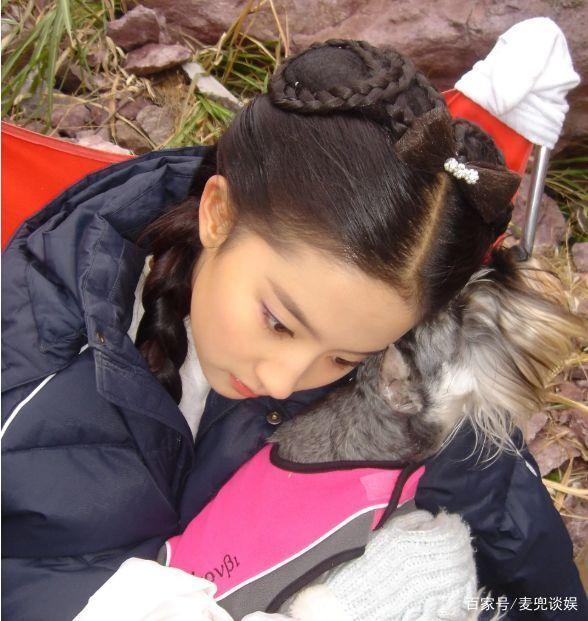 刘亦菲又惹争议，15岁上大学遭质疑，电影学院评论区已沦陷休闲区蓝鸢梦想 - Www.slyday.coM