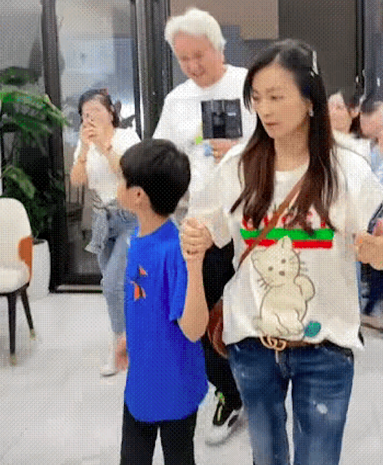 张庭林瑞阳又开新公司,全程高调不知收敛,儿子一看就是被养坏了休闲区蓝鸢梦想 - Www.slyday.coM 张庭林瑞阳又开新公司,全程高调不知收敛,儿子一看就是被养坏了休闲区蓝鸢梦想 - Www.slyday.coM