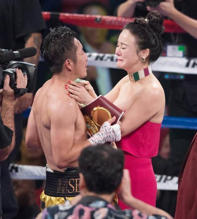 与亲吻邹市明如出一辙|邹市明|冉莹颖|好妻子_新浪新闻