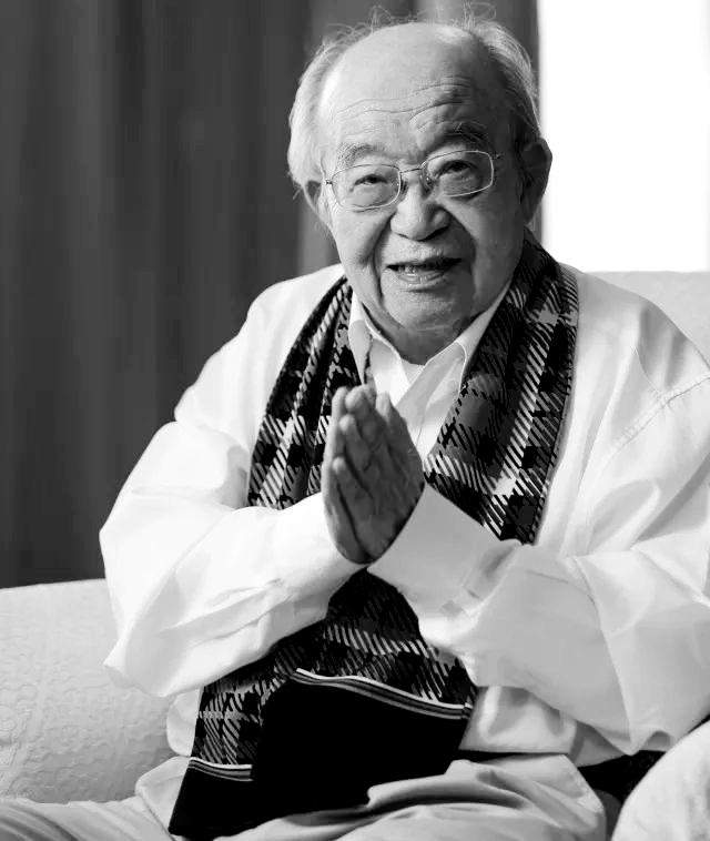 著名词作家乔羽因病去世,享年95岁,代表作有《让我们荡起双桨》