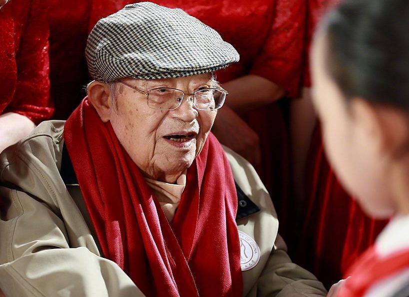 人民艺术家乔羽去世享年95岁家人和网友送别词坛泰斗