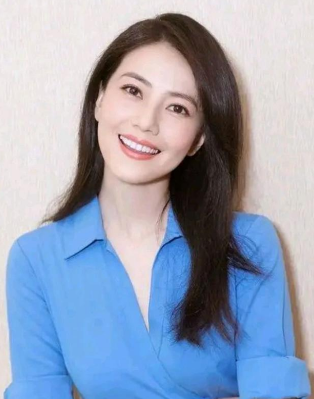 42岁的“虎扑女神”高圆圆,为什么这么受宅男喜爱?休闲区蓝鸢梦想 - Www.slyday.coM 42岁的“虎扑女神”高圆圆,为什么这么受宅男喜爱?休闲区蓝鸢梦想 - Www.slyday.coM