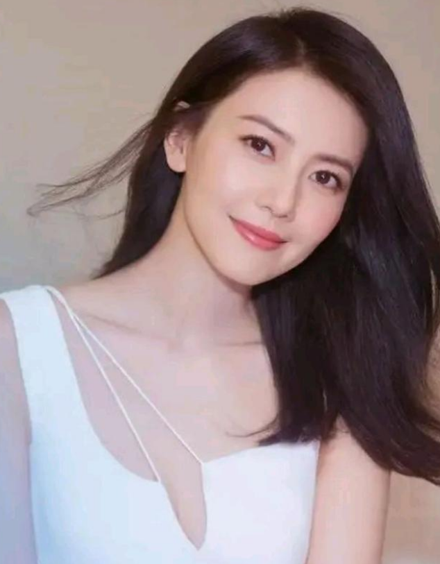 42岁的“虎扑女神”高圆圆,为什么这么受宅男喜爱?休闲区蓝鸢梦想 - Www.slyday.coM 42岁的“虎扑女神”高圆圆,为什么这么受宅男喜爱?休闲区蓝鸢梦想 - Www.slyday.coM