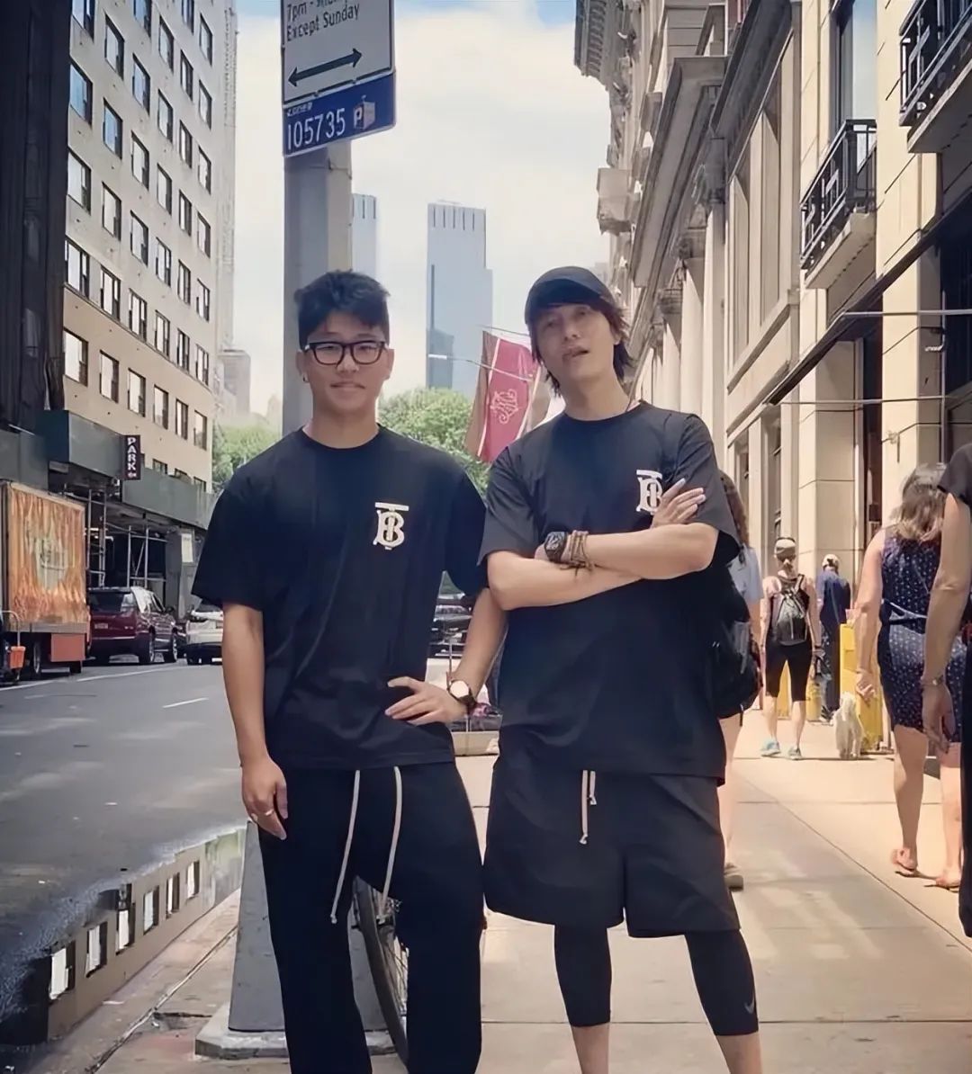 陈坤儿子庆祝父亲节！生母疑云再次被扒，一张照片暴露了真实状态休闲区蓝鸢梦想 - Www.slyday.coM